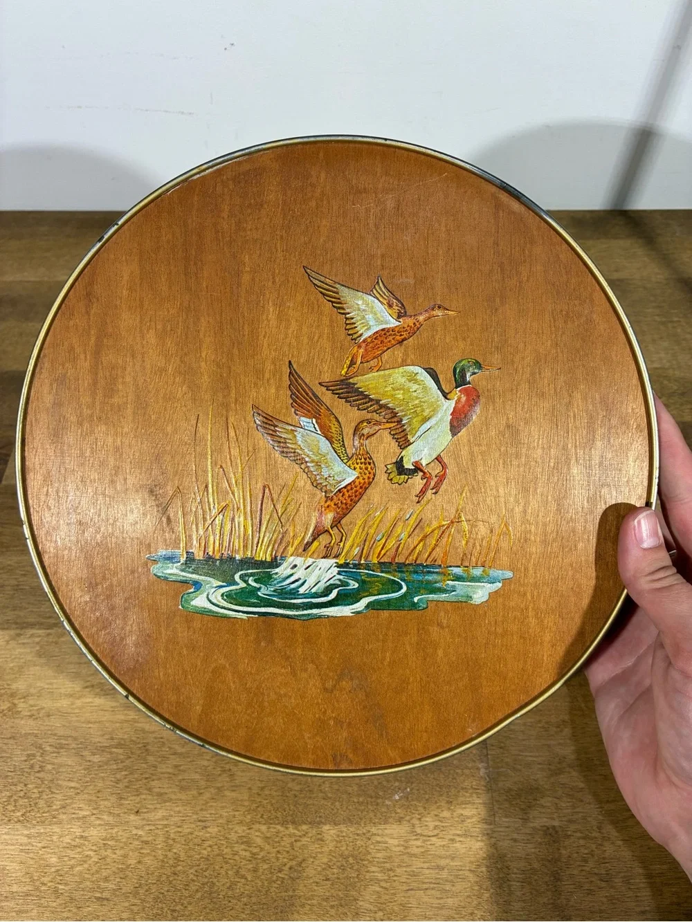 N/A vintage round